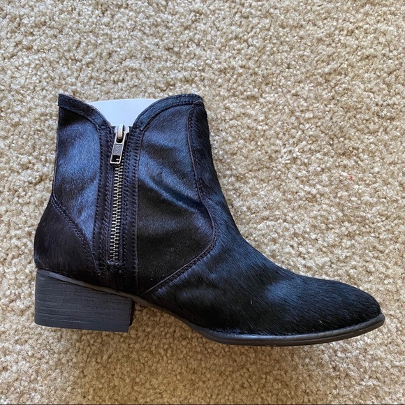 Brand New Seychelles Fur Booties - Picture 6 of 7